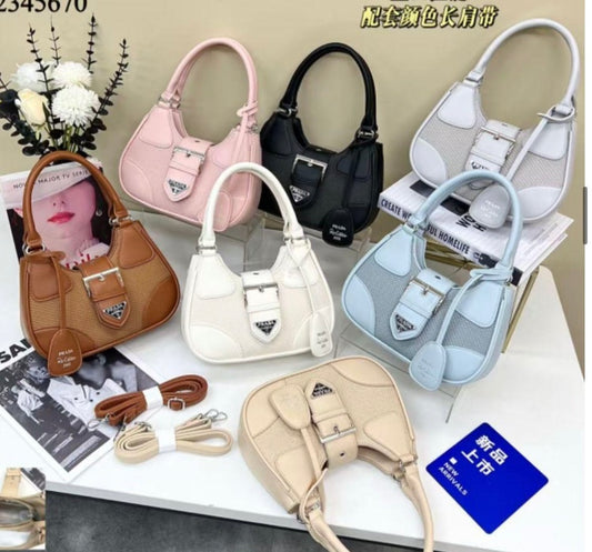 Crossbody para dama Pra/da A6132 foto de referencia