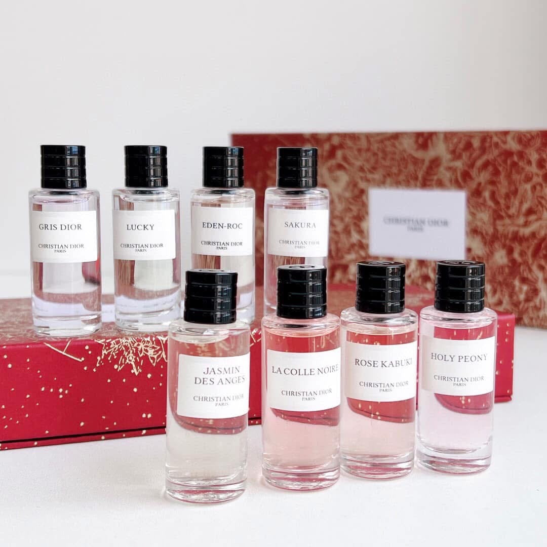 Set Christian Dior: 8 mini perfumes de 10 ml + Shopping bag