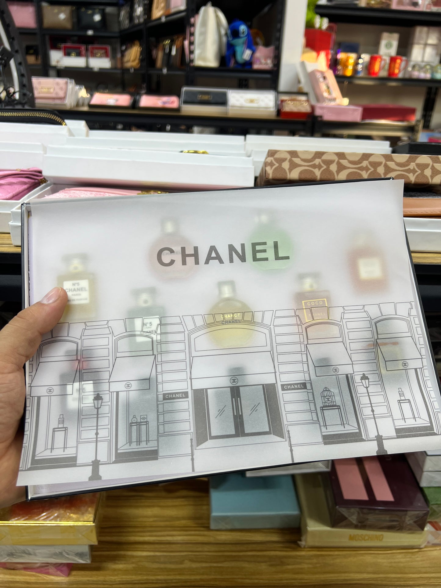 Set Chanel – 12 mini perfumes (9 de 7.5 ml + 3 de 10 ml) 🧴✨ Incluye shopping bag 🛍️