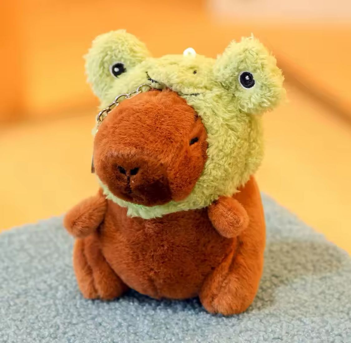 Llavero Capibara de Peluche con Gorro Quita-Pon&Mochila cm (J2) 0044