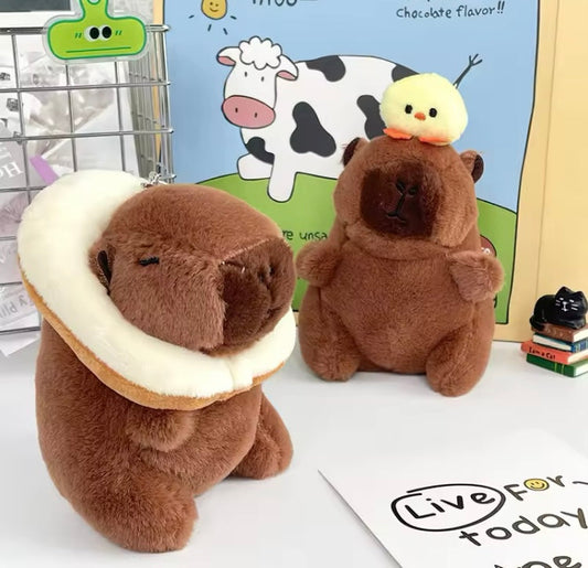 Llavero Capibara de Peluche con Gorro Quita-Pon&Mochila cm  (J2) 0044