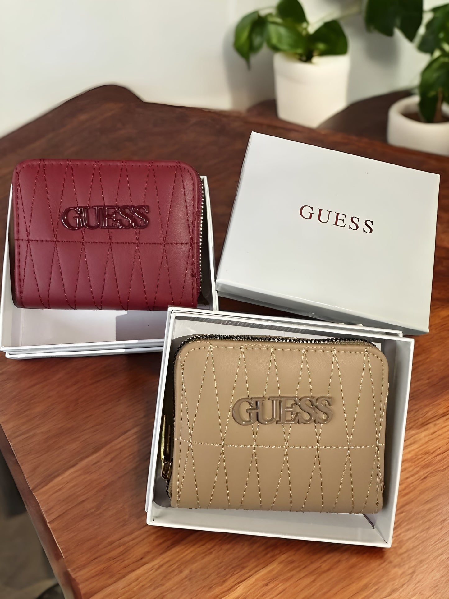 Cartera Gue-ss con caja (VJ1) 982-9057