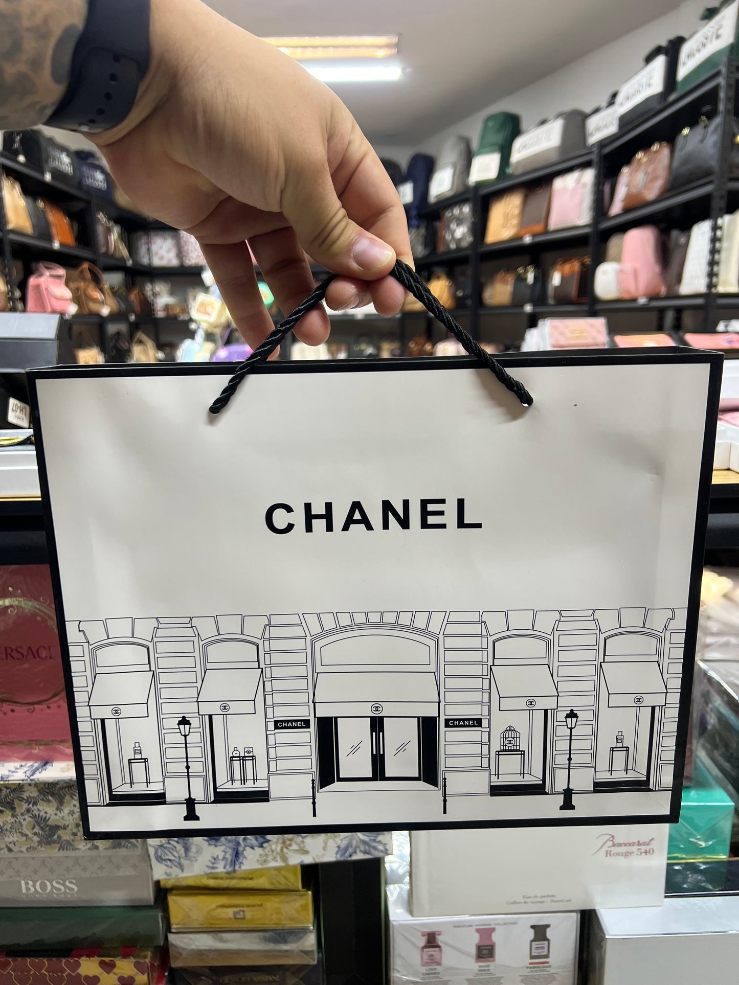 Set Chanel – 12 mini perfumes (9 de 7.5 ml + 3 de 10 ml) 🧴✨ Incluye shopping bag 🛍️