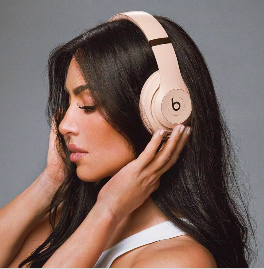 Beats Studio Pro x Kim Kardashian - Auriculares inalámbricos Bluetooth - Luna
