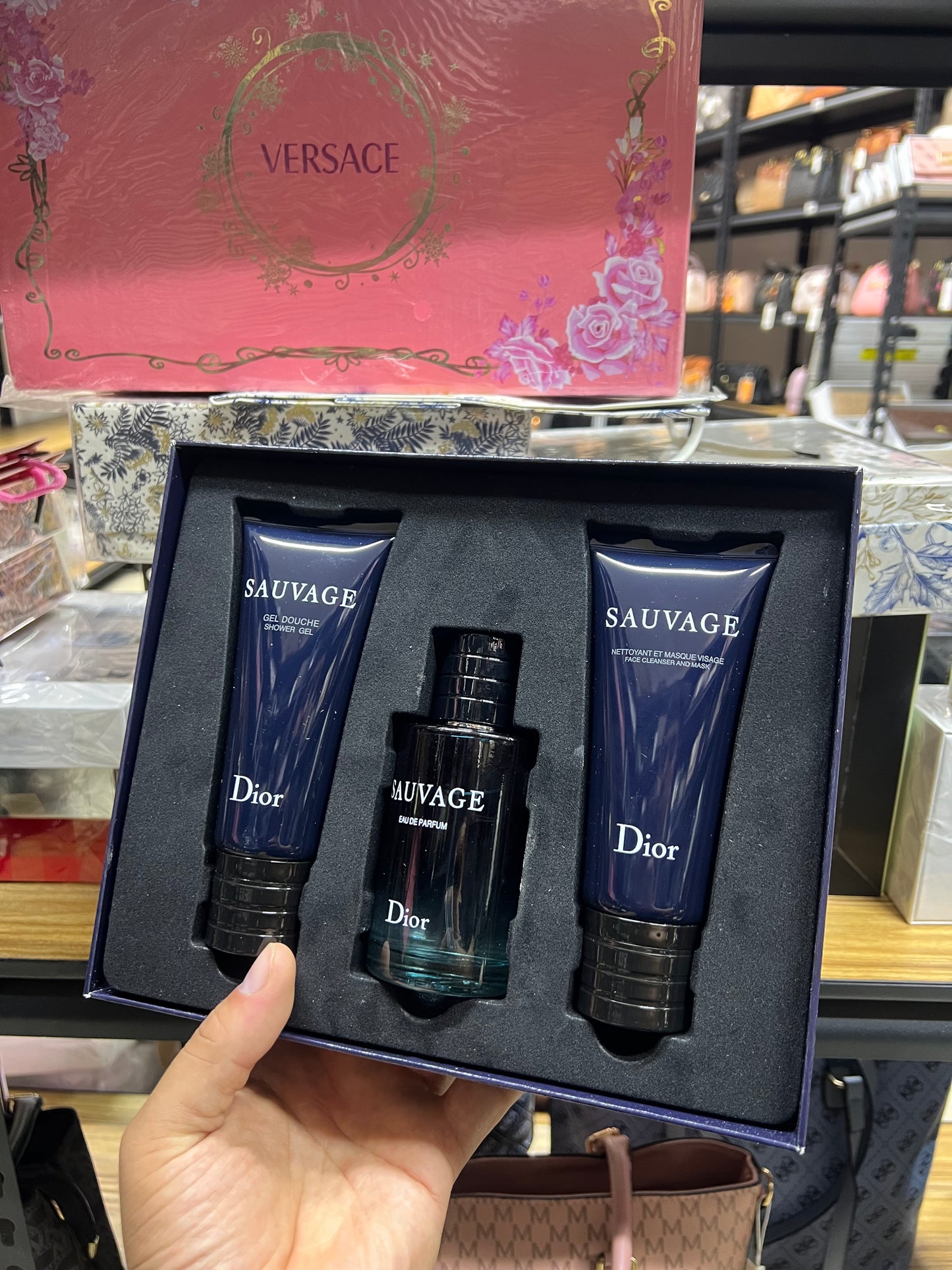Set Dior Sauvage: Eau de parfum 100 ml + Gel de ducha 100 ml + Limpiador facial & mascarilla