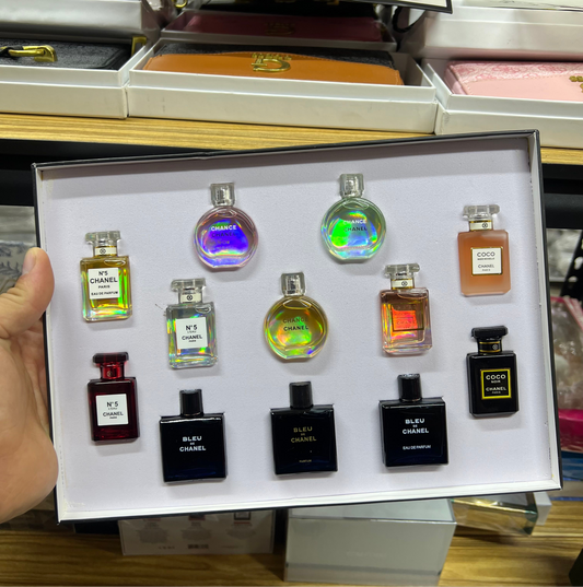 Set Chanel – 12 mini perfumes (9 de 7.5 ml + 3 de 10 ml) 🧴✨ Incluye shopping bag 🛍️