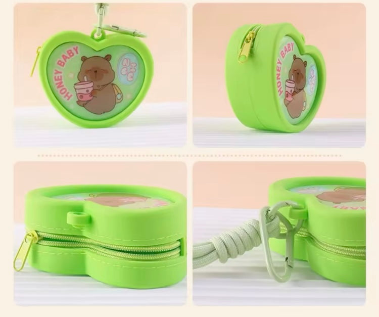 Llavero monedero de silicon Capibara de corazon mod.  2914