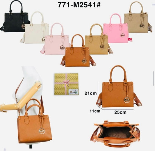 Bolsa para dama kM con caja 771-M2541