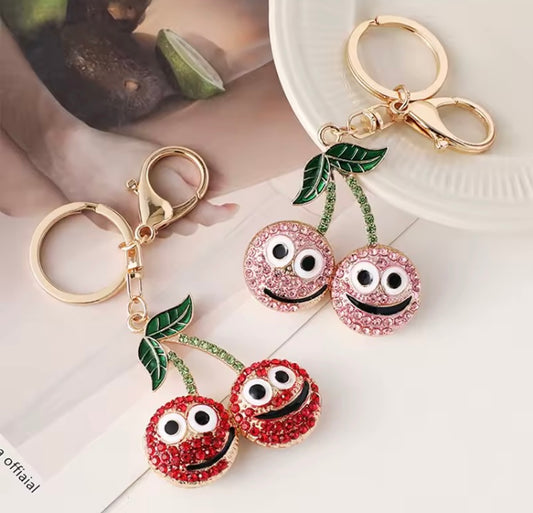 Llavero de cereza 🍒 con pedrería modelo  0667C   (H3)