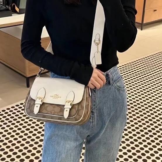 Bolsa Crossbody Coa/ch MN6147 foto de referencia