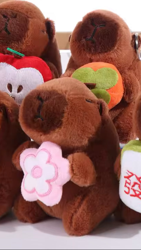 Llavero Capibara de Peluche con Gorro Quita-Pon&Mochila cm  (J2) 0044