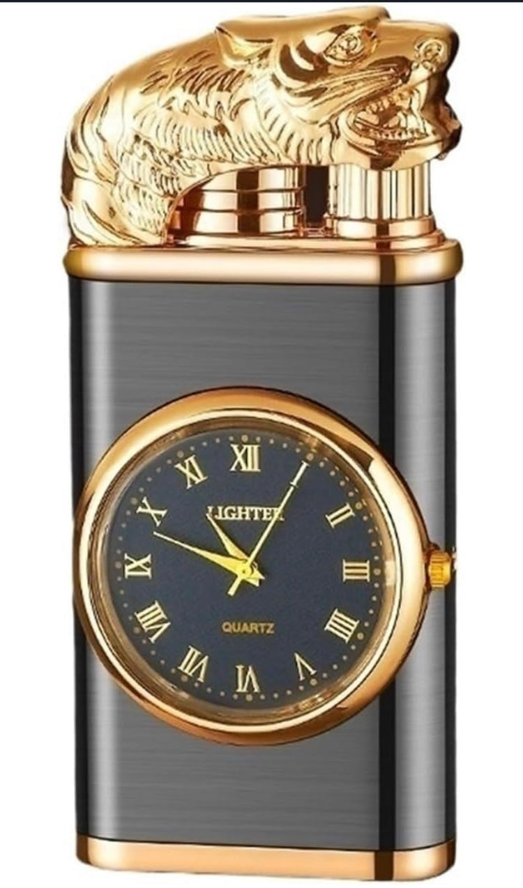 Encendedor con Reloj Vintage de 2 Flamas – Modelo 9274
Incluye elegante estuche deluxe | Recargable con gas (no incluido)