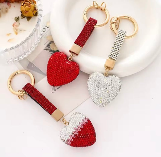Llavero de pedrería de corazón Yk06